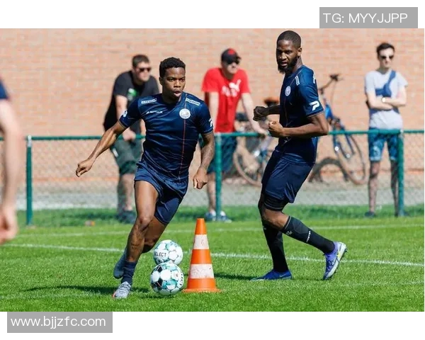 推荐几位备受瞩目的外围足球明星及其精彩表现分析