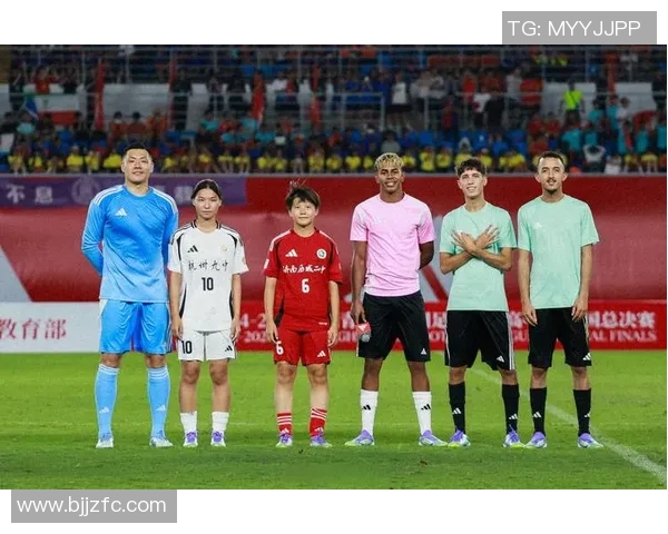 乃万心目中的足球偶像与他背后的故事