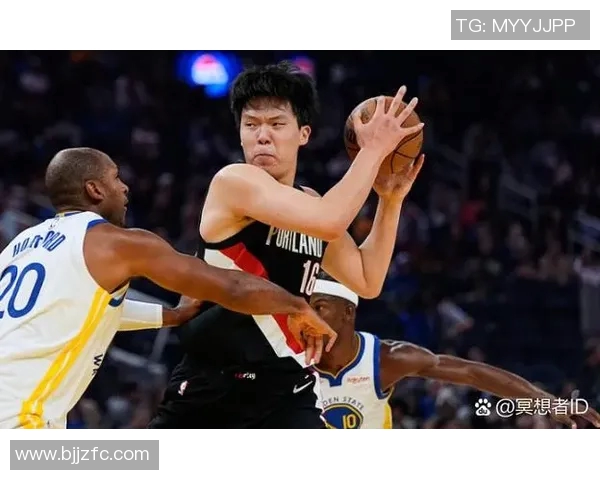 勇士与开拓者激战四月二十日谁能在季后赛中占得先机